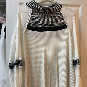 FREE PEOPLE sweater size M
